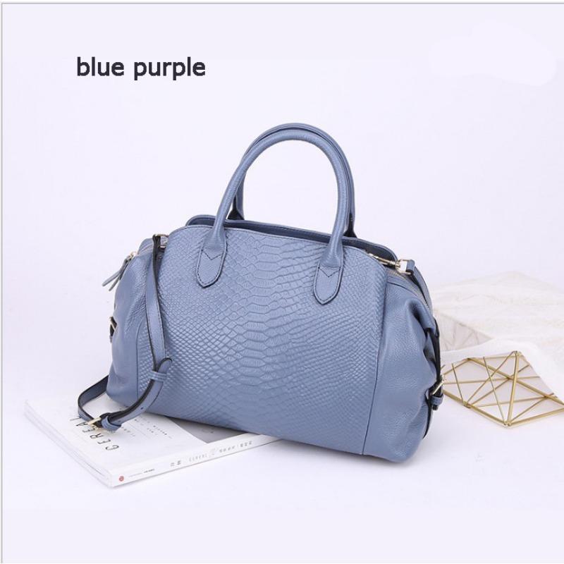 Retro crocodile pattern women's bag plus genuine leather locomotive bag, large-capacity messenger handbag.
