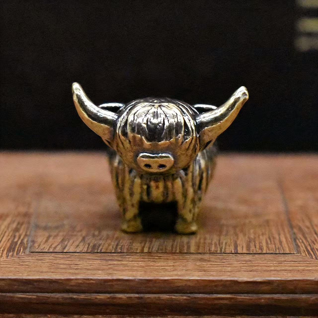 Consuming Niu Highland Niu Mini Statue Tea Pet Ornament Office Home Decoration Ornament Copper