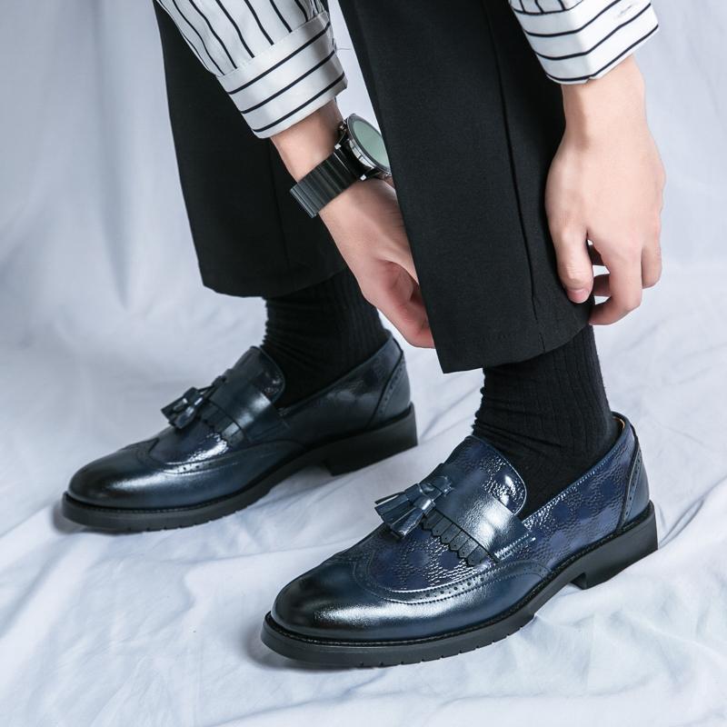 Italienische Marke Herren Hochzeits Spitzschuhe Weiche Sohle Anti-Rutsch Herren Loafer Leder Freizeitschuhe Modisch Blau Kostenlose Lieferung für den täglichen Gebrauch