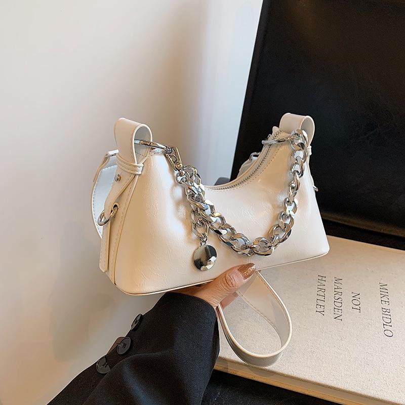 Niche Baguette Underarm Bag Women's 2025 New High-end Chain Handbag Versatile Single Shoulder Crossbody Dumpling Bag