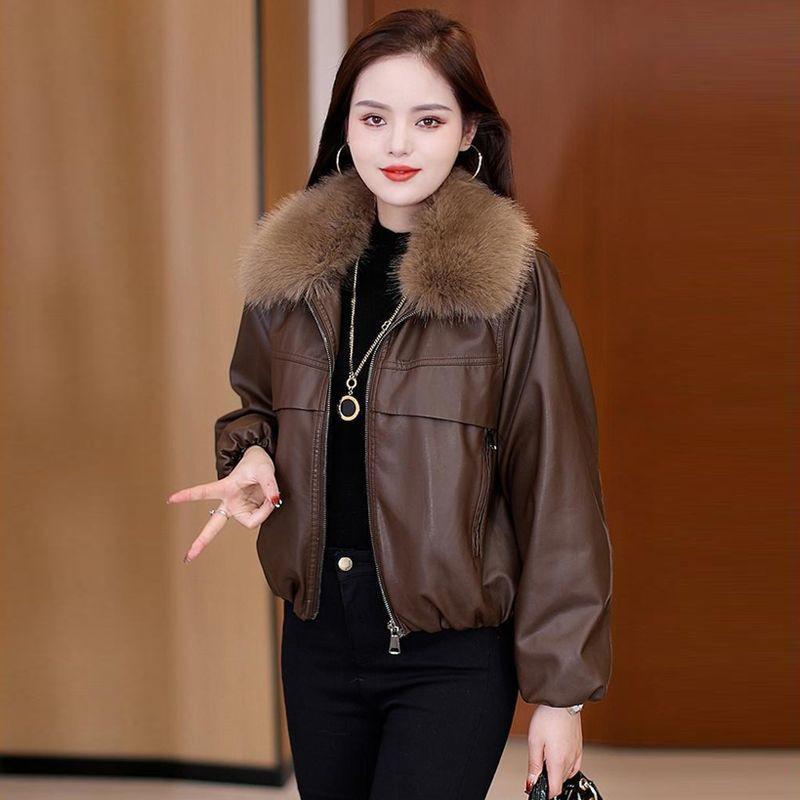 Women's Petite Loose Fit Leather Jacket Coat with Removable Large Fur Collar, Fleece-Lined, Short Style, Thickened, Winter 2025 New Arrival.