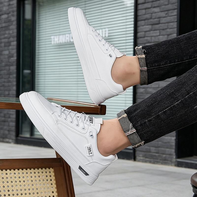 Men 's Casual Four Seasons Fashion Skateboarding Students Comfortable Sneakers Boys Trending Soft Sole Breathable Shoes
