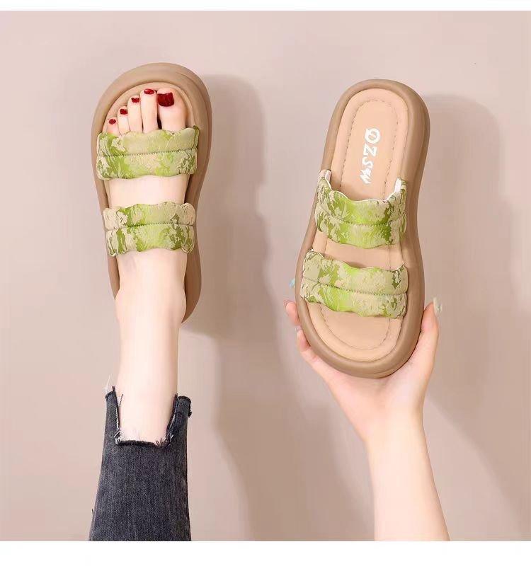 

National style thick-soled cool slippers women s outer wear 202 season summer new fashion soft-soled non-slip heightening skirt beach shoes 40 зелёный