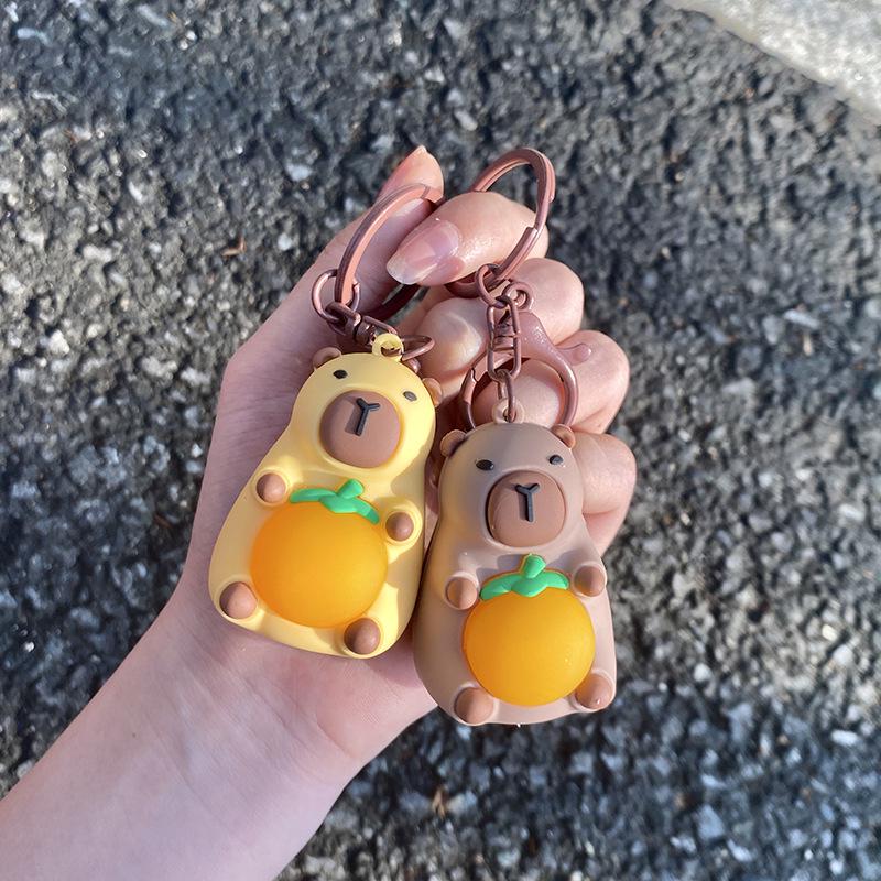 Leuchtender Capybara Plüsch Schlüsselanhänger Anhänger - Niedlicher Rucksackanhänger Geschenk