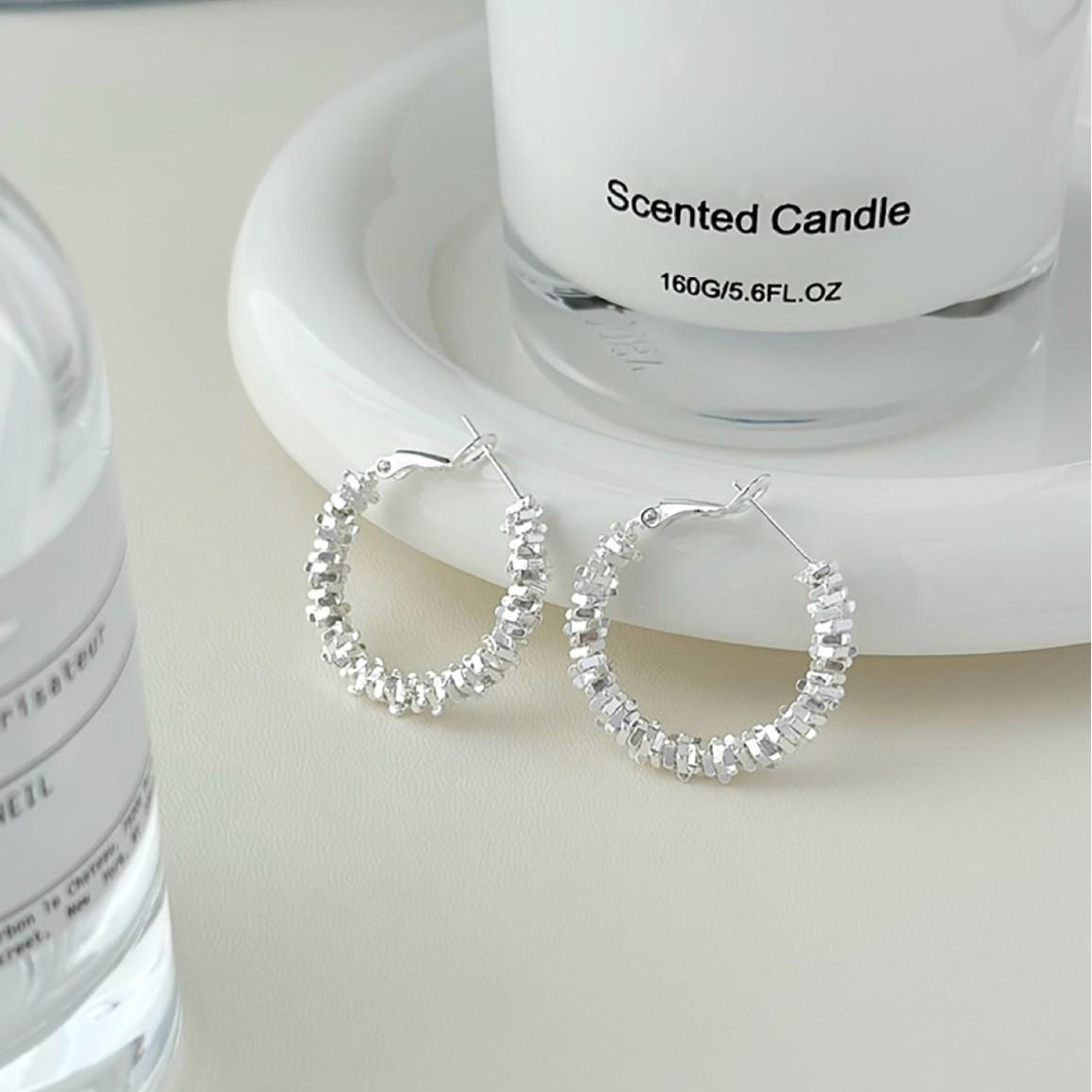 Elegant French Design Silver-Crushed Round Ear Studs: High-End, Stylish, Versatile Earrings