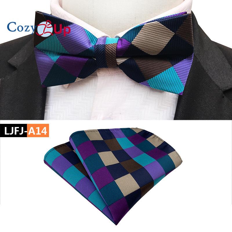 Costum Din Două Piese Papion Paisley Și Batista De Buzunar