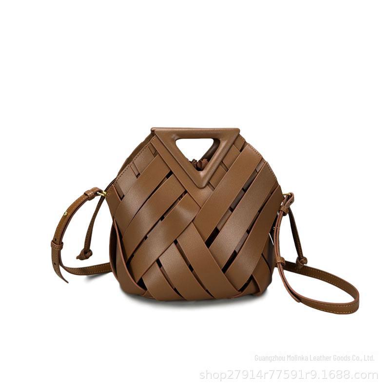 

Элегантная плетеная кожаная треугольная сумка через плечо и через плечо для женщин и детей Base 26cm * Depth 18cm * Height 26cm