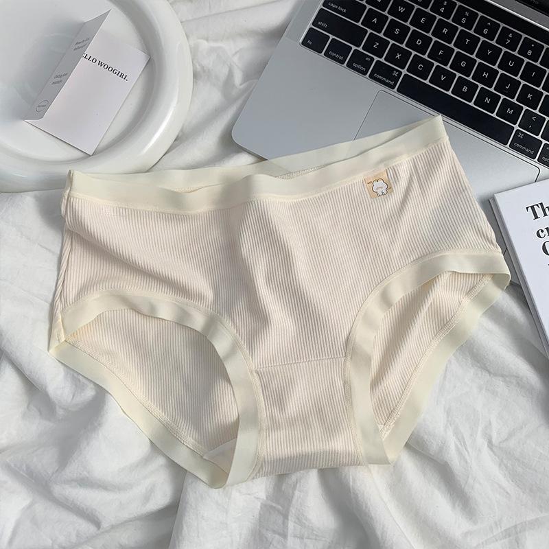 Seamless Mid Waist Comfortable Panties Sweet Cream Colored Women’s Panties