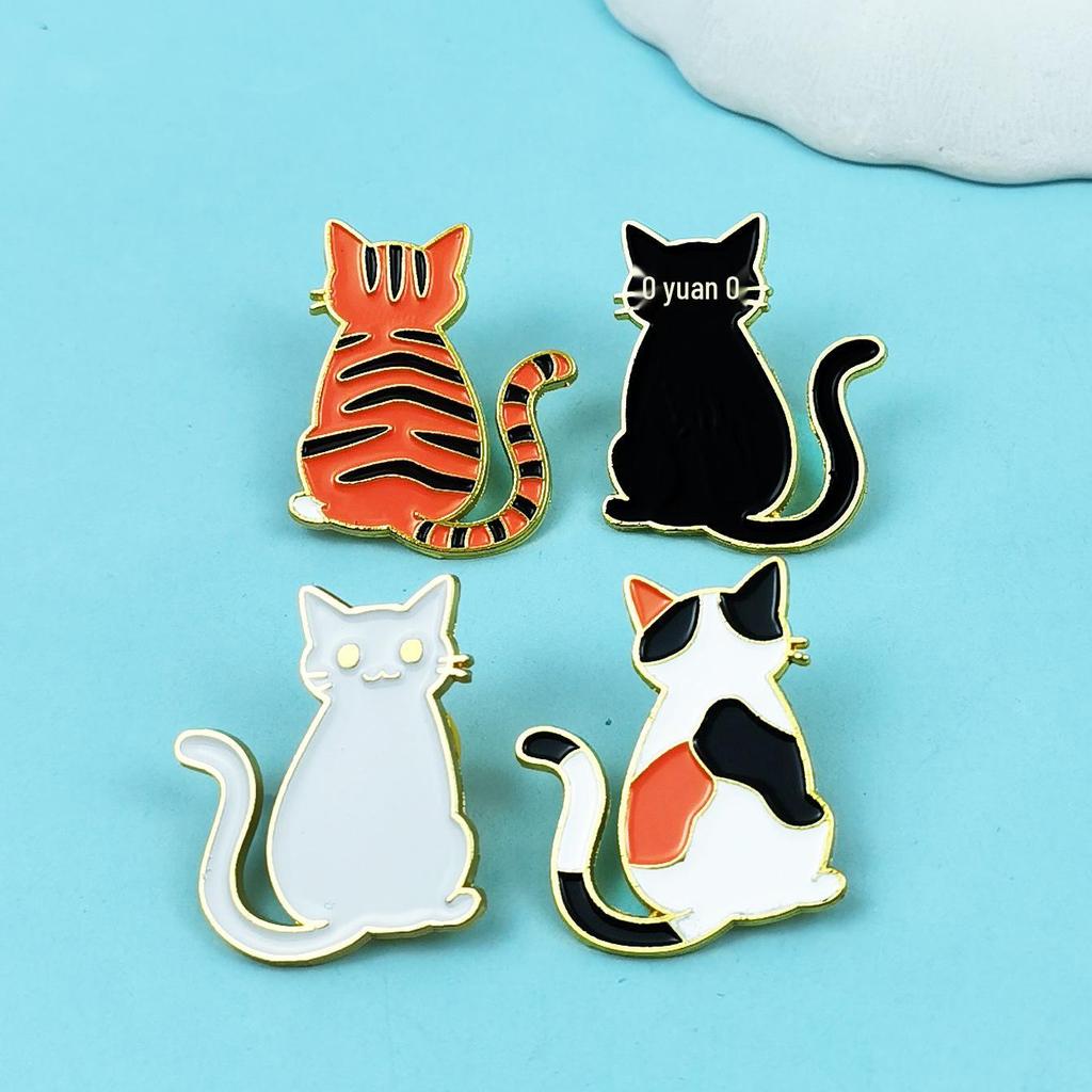 Creative Cartoon Cat Brooch: Cute, Versatile Metal Badge for Clothing, Hats, Bags