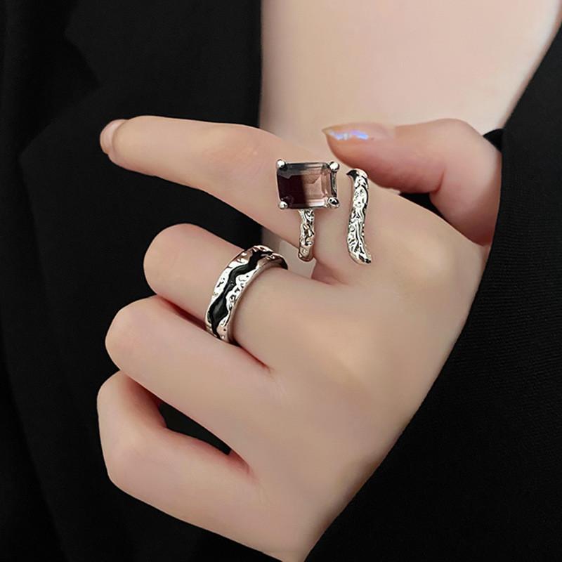 Adjustable Ring Fashionforward For Women Made From Copper With Eyecatching Black Zircon And Modern Design Geometric