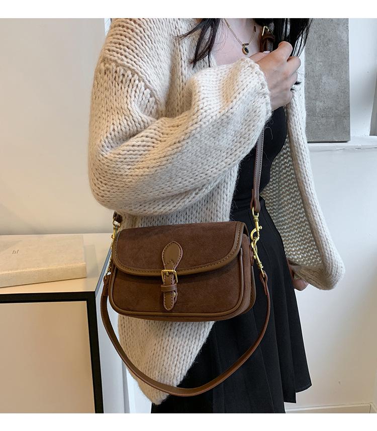 2024 Trendy Crossbody Women's Bag: Versatile Small Square Design