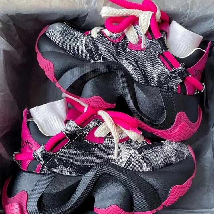 Mode 2025 Nouvelles Chaussures de Sport Décontractées à Lacets pour Femmes de Haute Qualité à Semelle Épaisse Sens du Design Femme Colorées Respirantes Chaussures de Course Basket