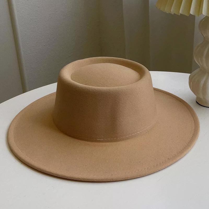 

Британський стиль Федора з штучної вовни для жінок - Осінньо-зимовий образ Хепберн з ефектом маленького обличчя та втиснутою тулією One Size верблюд