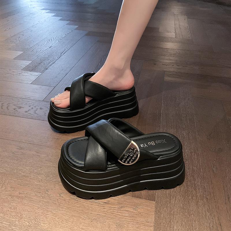 

8Cm thick-soled crossed slippers women s summer outer wear 2025 new small height-increasing beach shoes muffin one-word sandals 39 чёрный