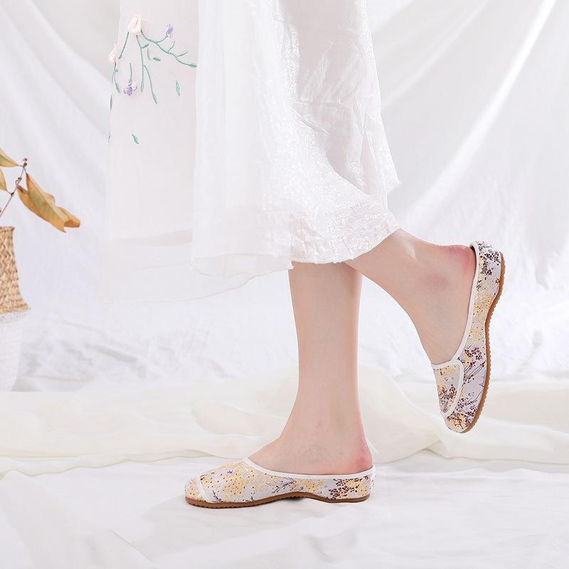 [Full House of Flowers] Spring and Summer Women's Ethnic Style Home Embroidered Slippers Fashion Sandals Women's Inner Height Increasing Slippers Wome