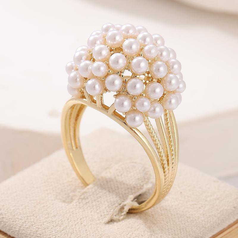 Trendy Inlaid Imitation Pearl Women's Ring Exquisite Gold Color Geometry Daily Wear Party Jewelry Anniversary Gift