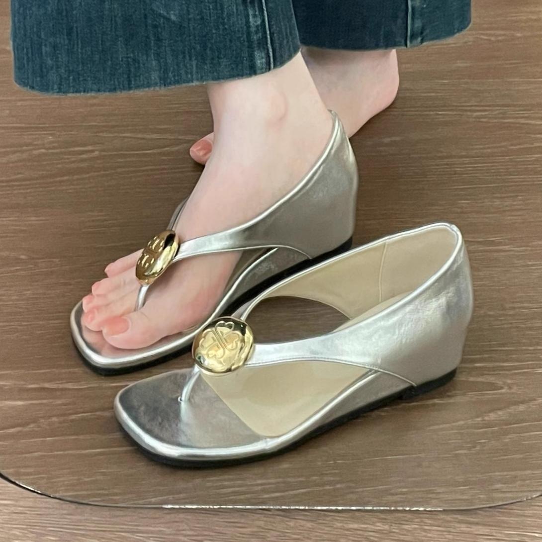 

Fashion Square Toe Loafers Shoes Woman Casual Clip Toe Flat Sandals Summer 2025 Brand Women Flip Flops Comfort Design Shallow Sandalias 39 серебряный