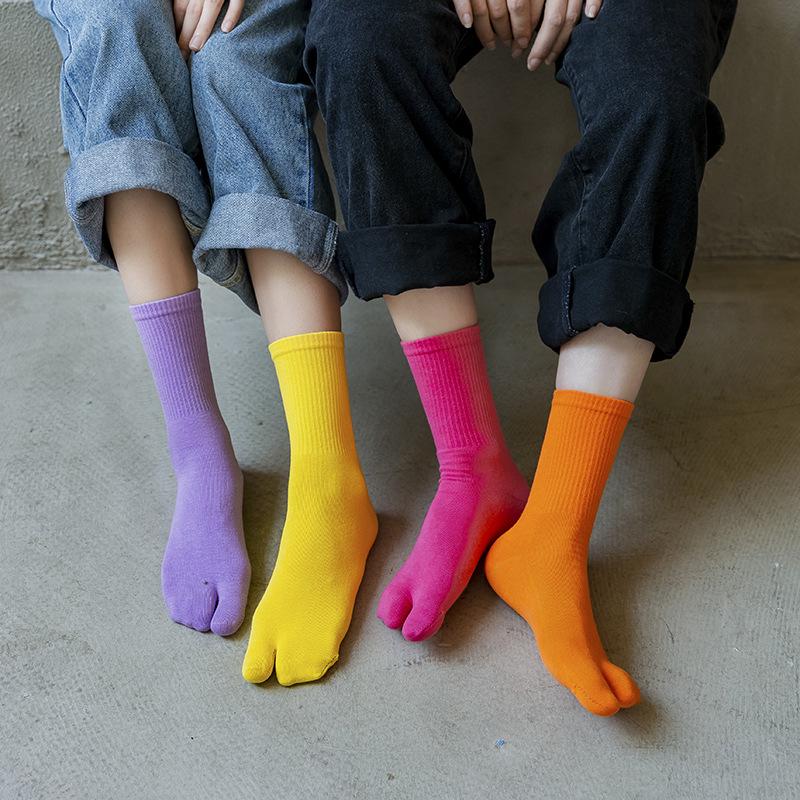 Colorful Cotton Split-Toe Socks: Japanese-Style Mid-Calf Toe Socks for Women, Perfect for All Seasons and Flip-Flops