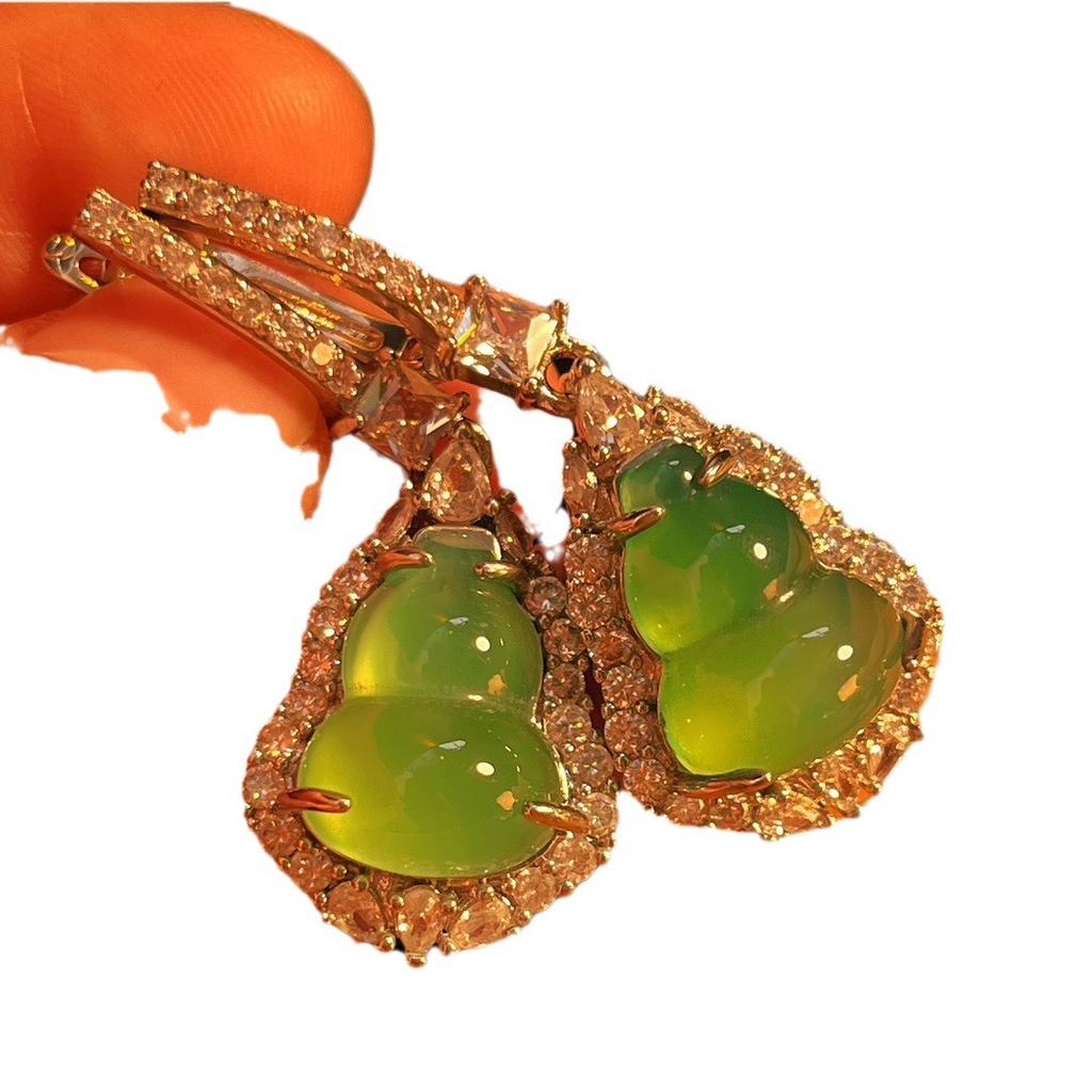 Full Green, Yang Green, Natural Agate Green Chalcedony Earrings, Women'S Opening Is Slightly Inlaid, And The Real Shot Is Fidelity.