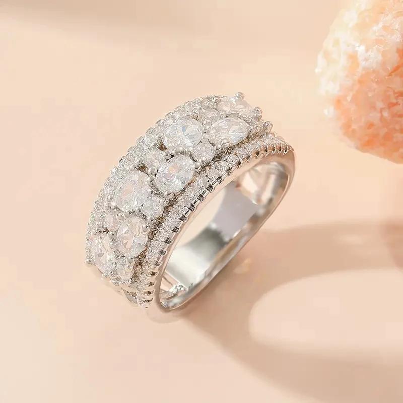 CAOSHI Luxury Full Bling Iced Out Finger Ring Lady Wedding Band Jewelry with Shiny Zirconia Gorgeous Accessories for Engagement
