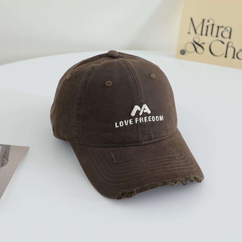 Casquette de baseball coréenne mignonne brodée grand tour de tête pour hommes et femmes même style coréen mode dessus souple casquette de baseball couple tendance