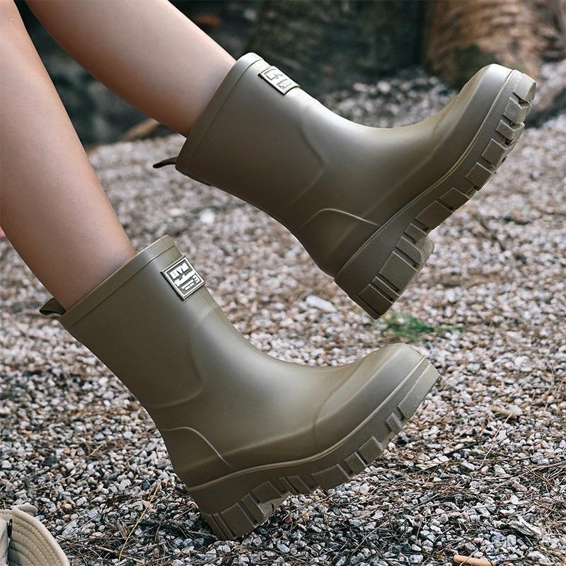 Versatile Medium Tube Rain Boots Women's Waterproof and Non-slip Water Boots Wear-resistant Outer Wear Rubber Shoes Kitchen Work Sleeve Women's Shoes