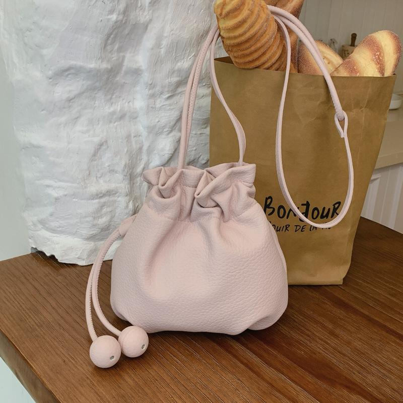 2026 New Niche Fashion Lucky Bag Korean Drawstring Bucket Crossbody Bag Women's Fashion Versatile Shoulder Messenger Bag