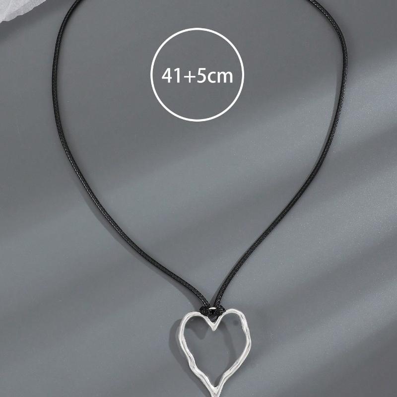 1 Stück Metallisch Ausgehöhlt Asymmetrisch Geometrisch Mehrere Elemente Herzförmiger Anhänger Kragen Halskette für Frauen Mode Lässig Straße Party Schmuck