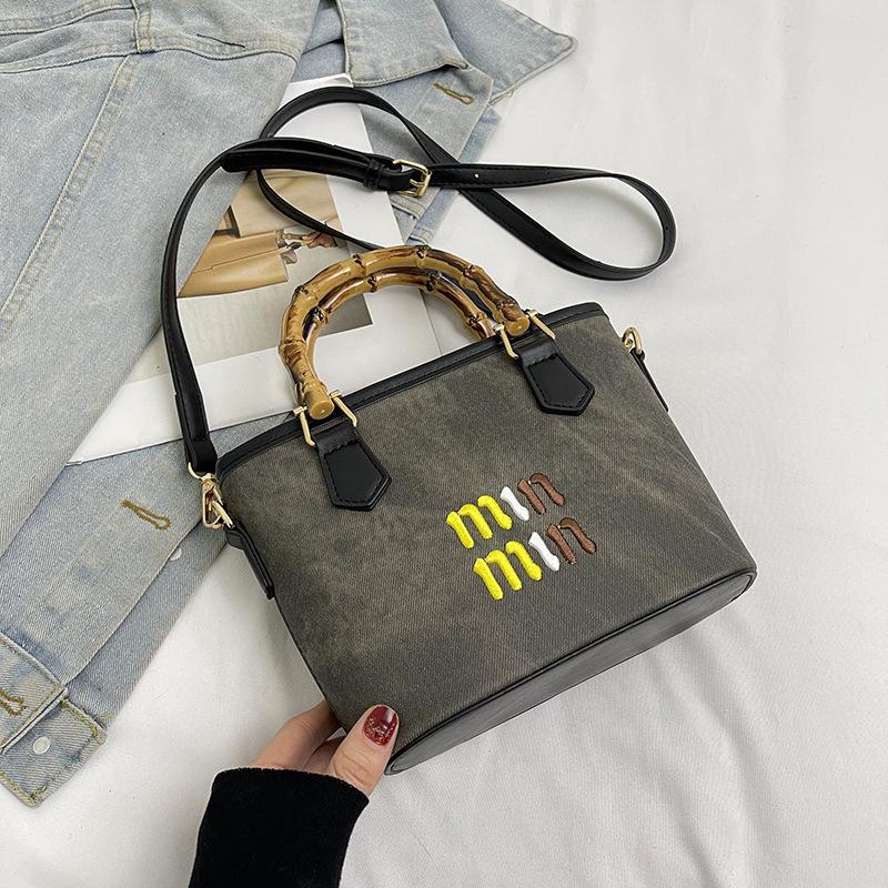 Handheld Casual Women s Travel Bucket Bag - Versatile Autumn/Winter Shoulder Bag