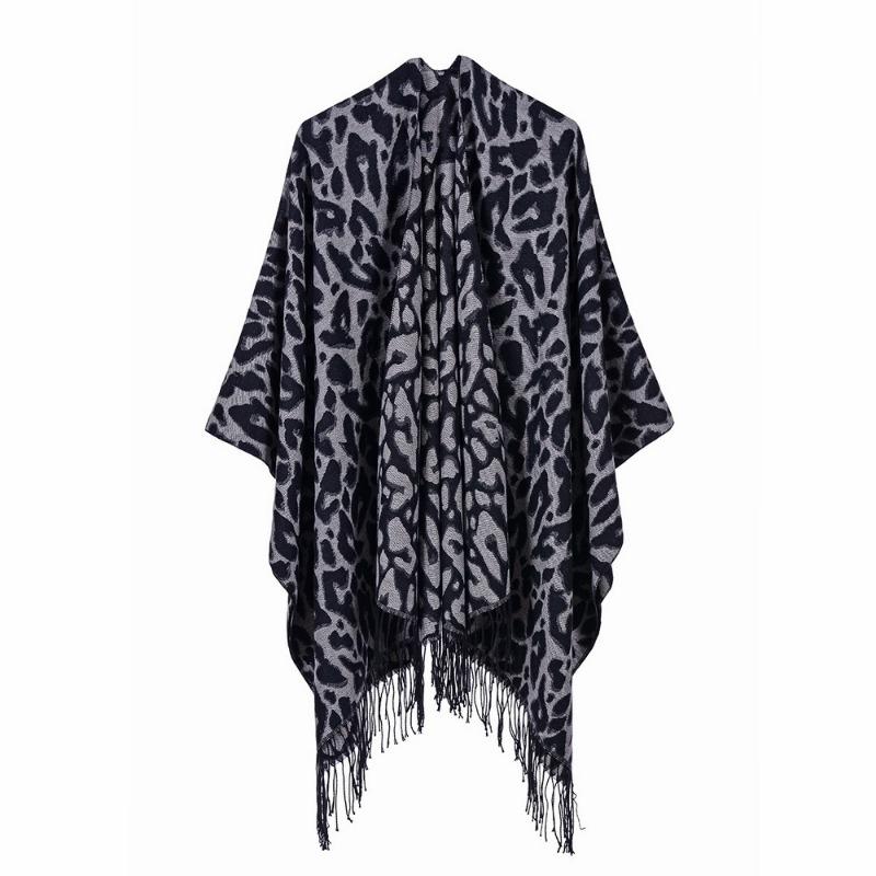 Street women's scarves are versatile in autumn and winter, air-conditioned rooms are warm and dual-purpose, monochrome fringed shawl cape