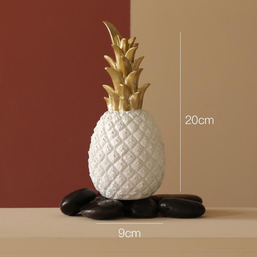 Nordic Gold Pineapple Sculpture - Instagrammable Decor for Coffee Table, Creative Photography Prop & Living Room Ornament