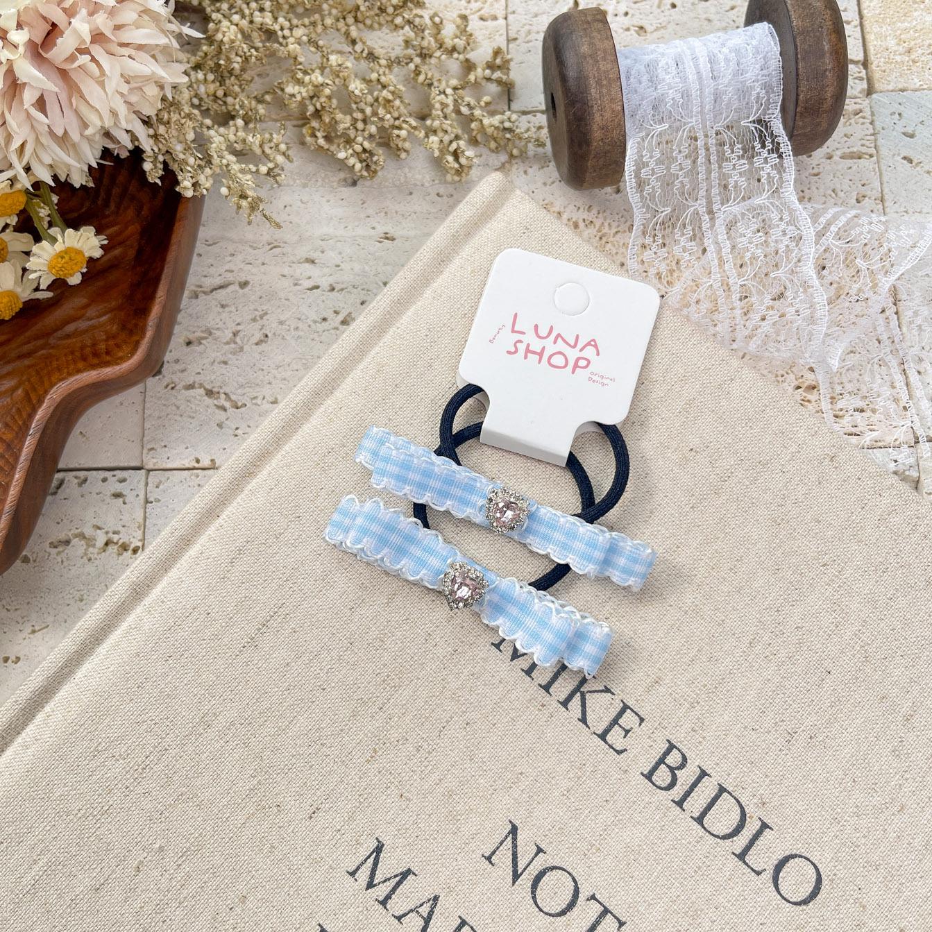 

Детская синяя клетчатая заколка для волос с кружевом, жемчугом и стразами