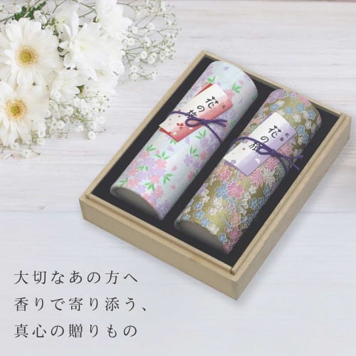 Sympathy Incense Gift Set in Paulownia Wood Box [Hanakurabe (Compare) Two Types) Sandalwood with Outer Wrapping and Carry Bag Included] Made in Japan,
