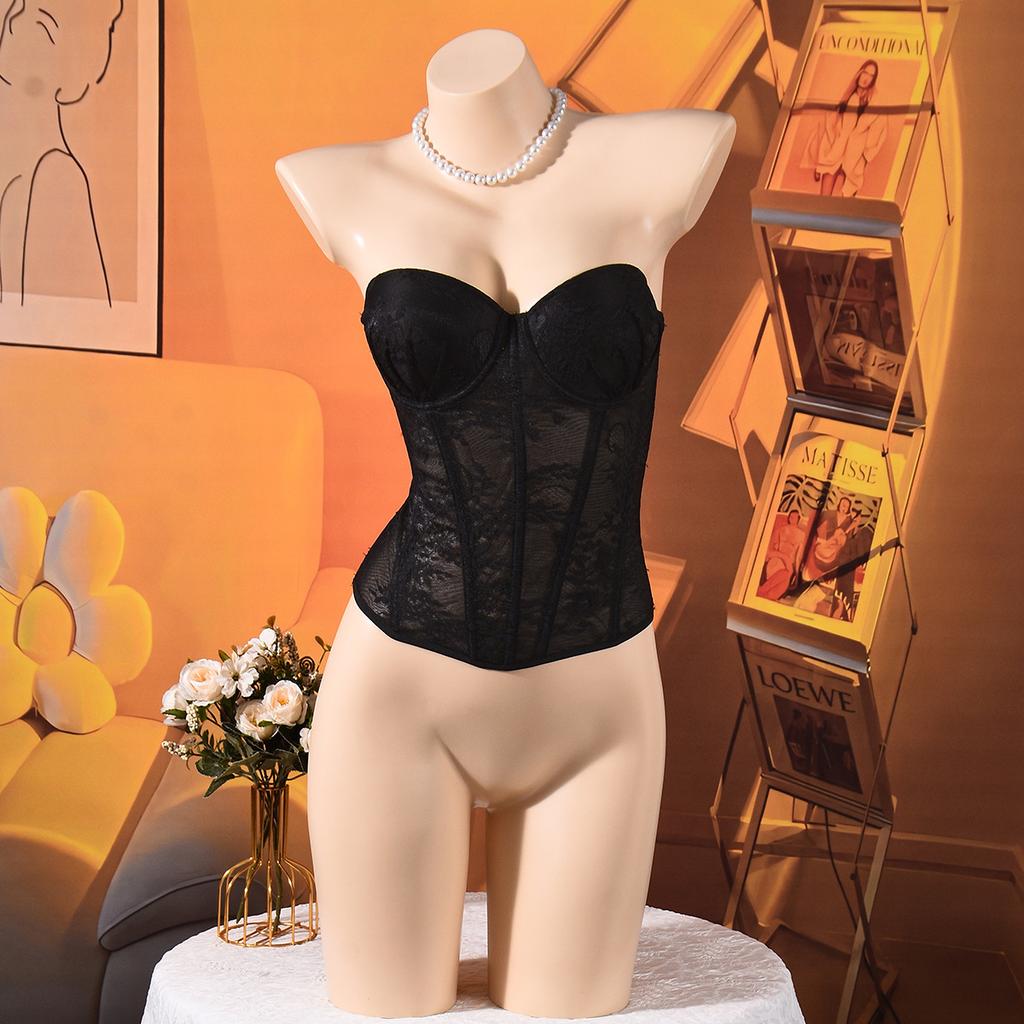 Corsete, îmbrăcăminte de damă la modă și elegantă