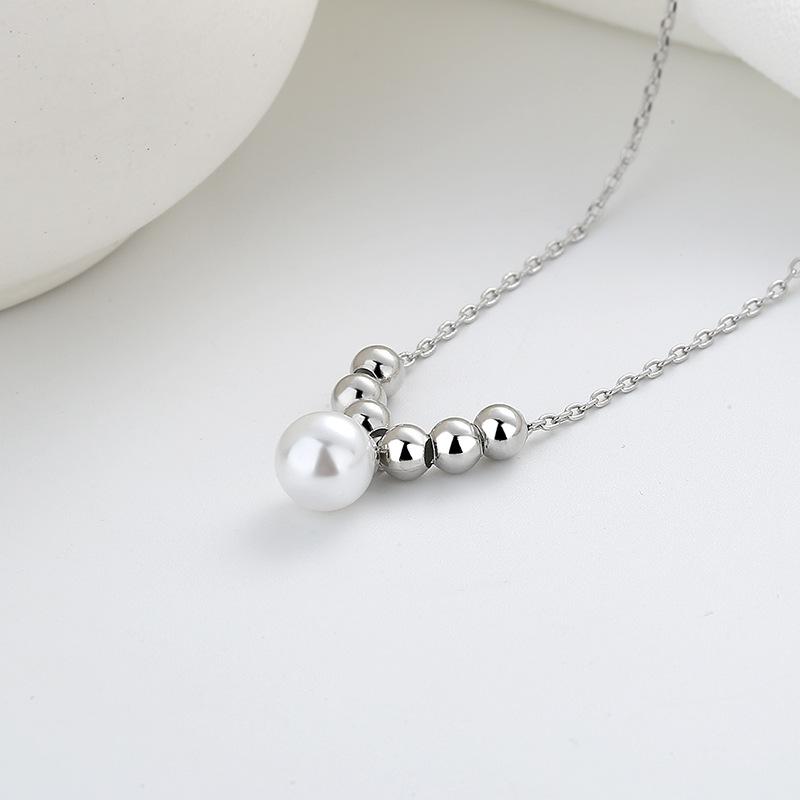 Japonský a jihokorejský minimalistický INS personalizovaný perlový sladký design, výklenkový náhrdelník, všestranný a módní řetízek na klíční kost