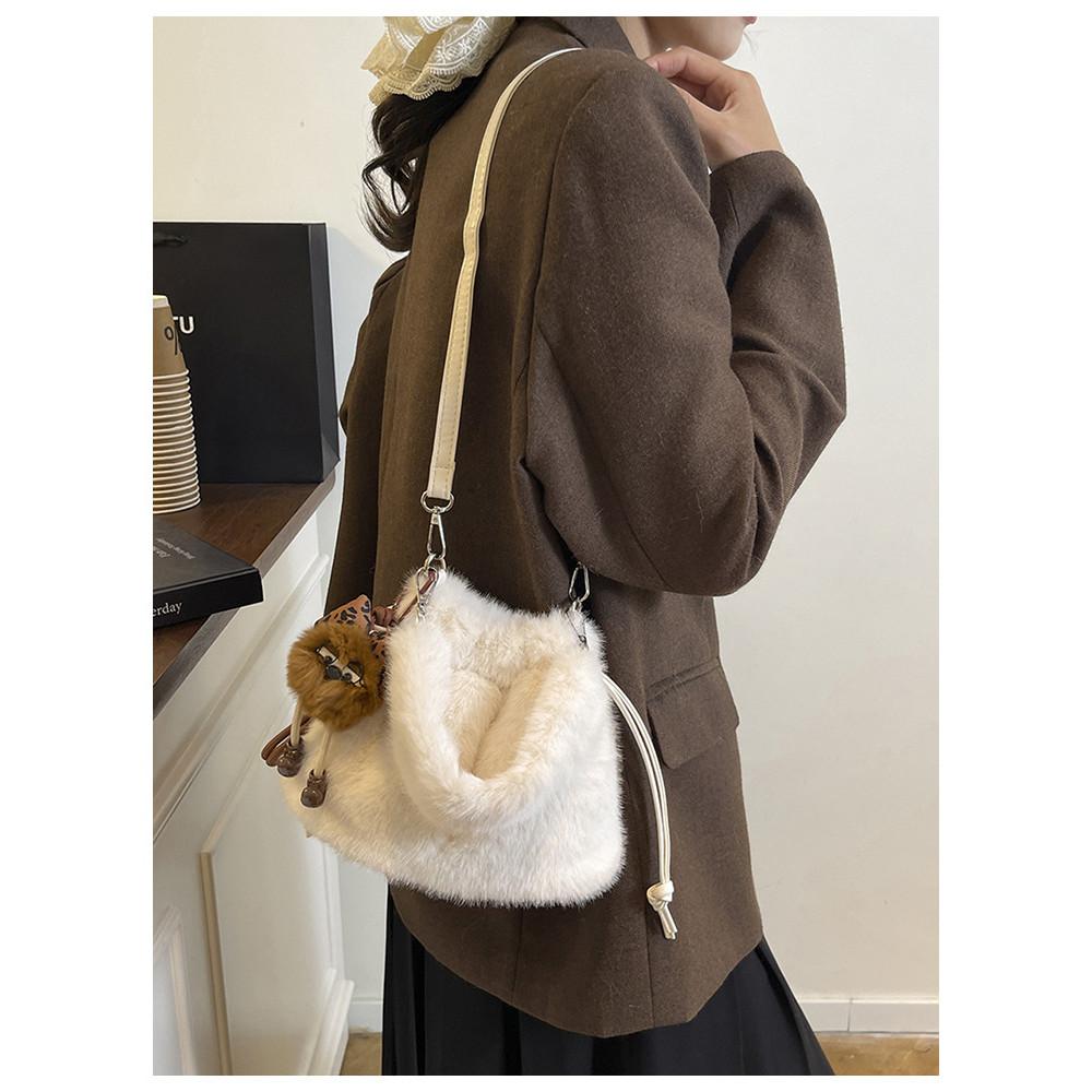 IELGY Ladies Messenger Bag Autumn Winter White Furry Bag