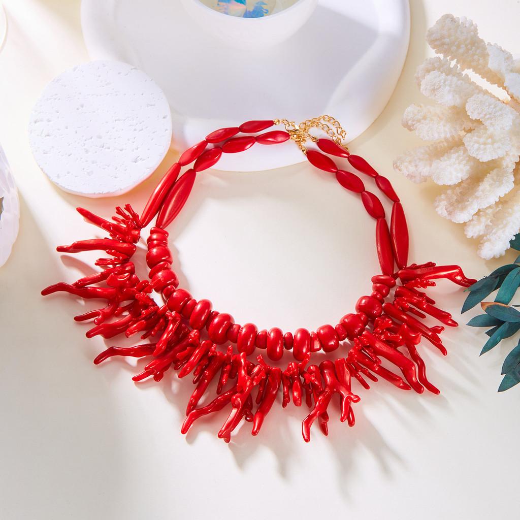 Women Resin Coral Necklace With Electroplated Geometric Design