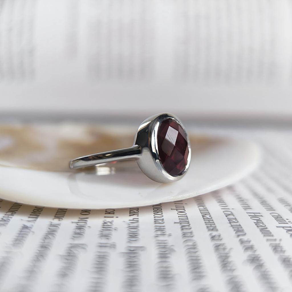 Серебряное кольцо с искусственным гранатом nano 2.165ct, вес изделия 3,19 гр (60002420)