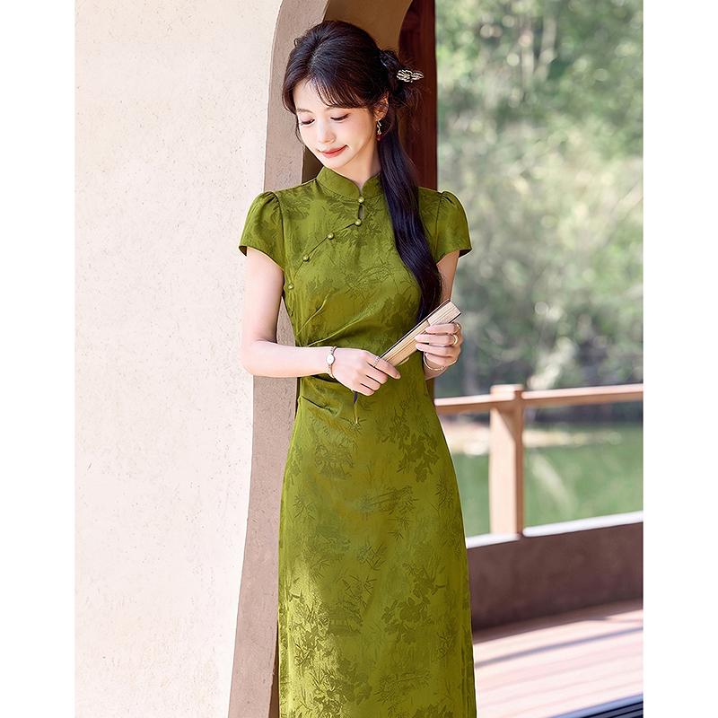 Design Sense Niche Fashion Temperament Slimming Dress for Small Figures
