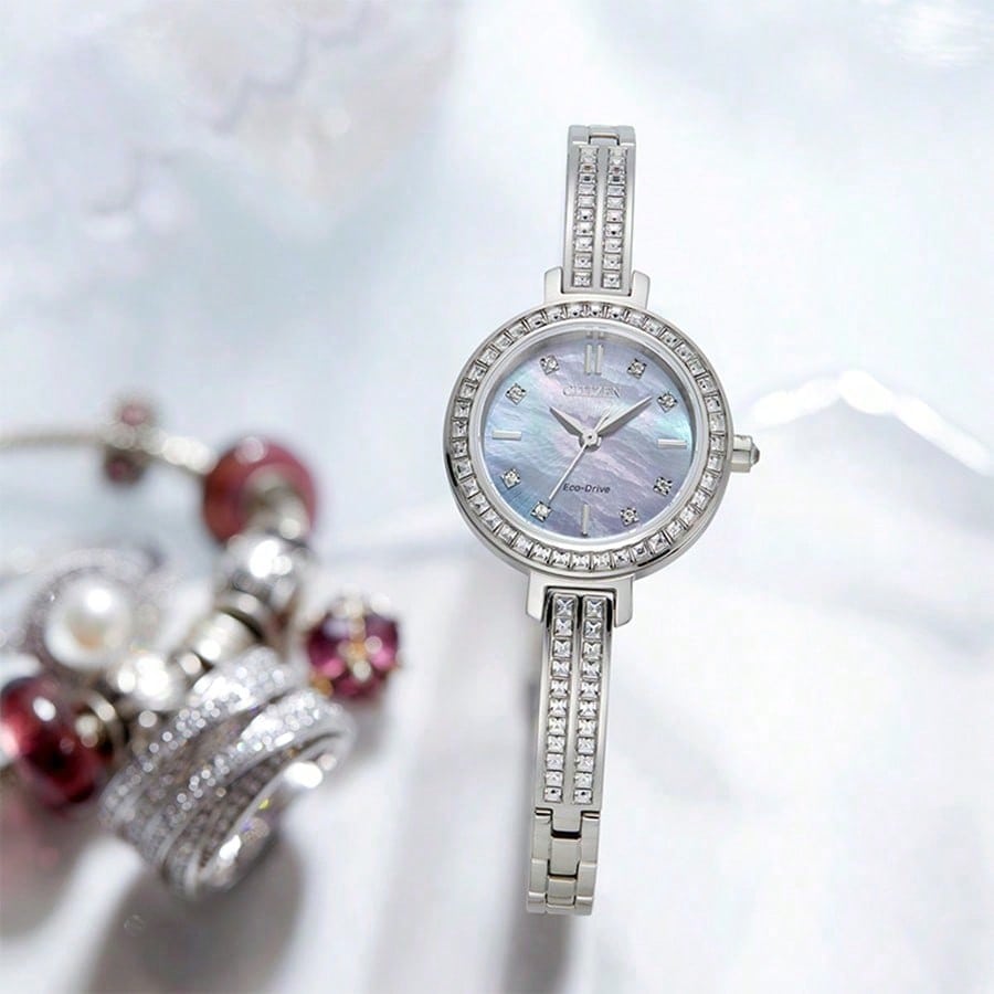 Seiko Kinetic Serie: Elegante Kinetic Uhr Quarzwerk, Edelstahlarmband, Japanisch-Koreanisch Mit Perlmuttzifferblatt, EM0863