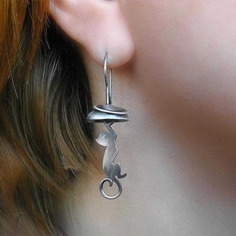 Personalized Simple Cat Earrings Creative Niche Alloy Animal Shape Long Earrings