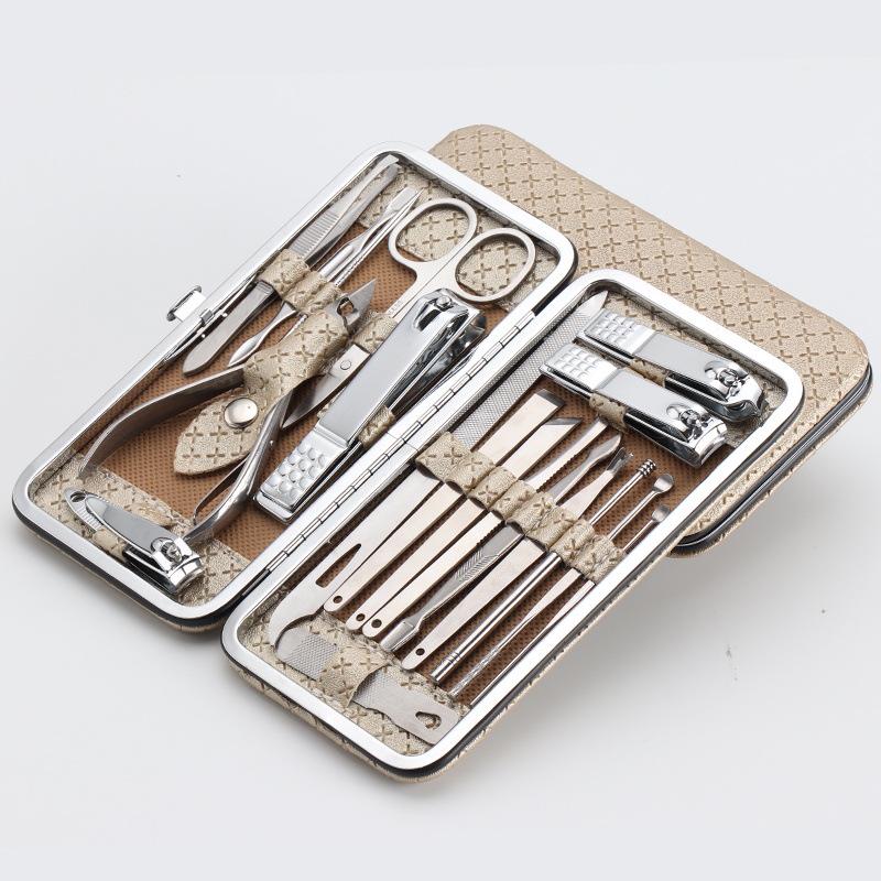 19-Piece Hot Sale Pedicure Nail Clippers Set with Toenail and Oblique Scissors