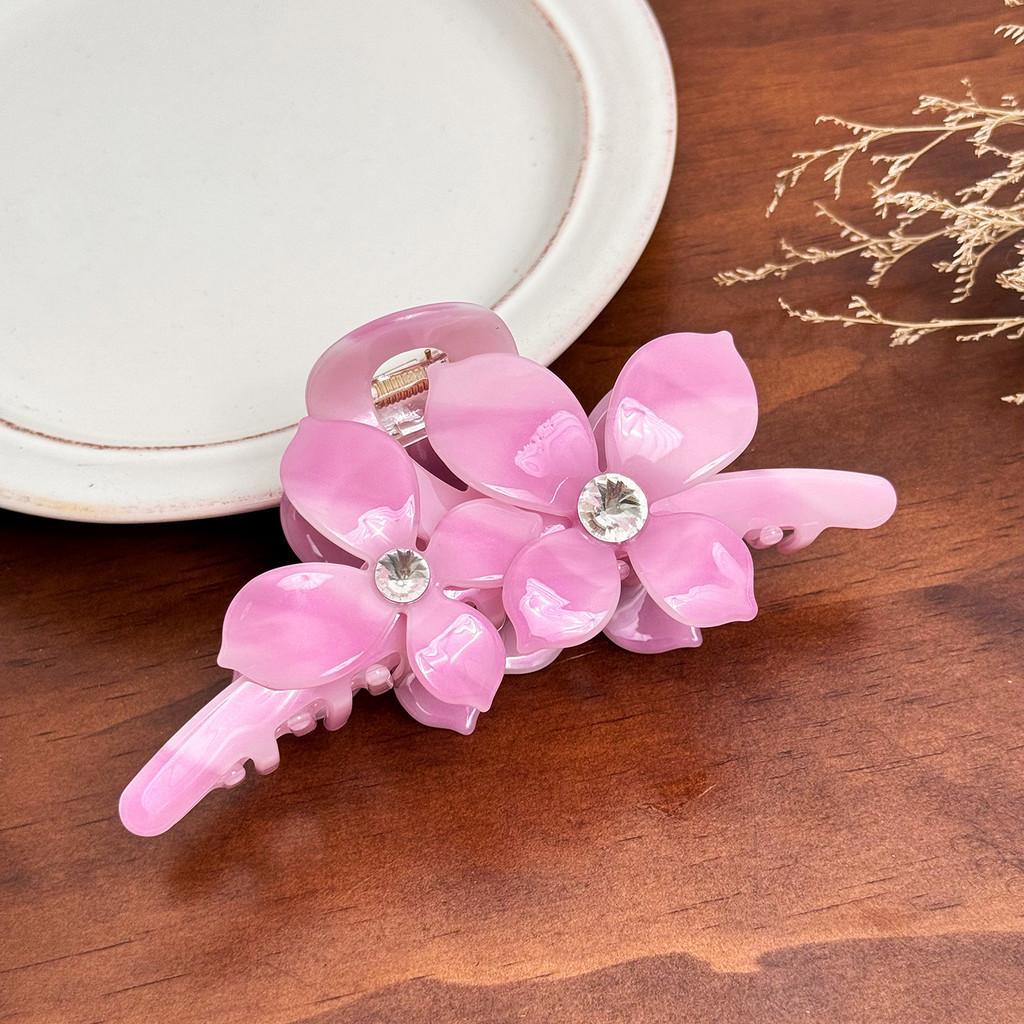 Elegant Oversized Floral Acetate Hair Claw Clip For Sophisticated Women In Spring 2024