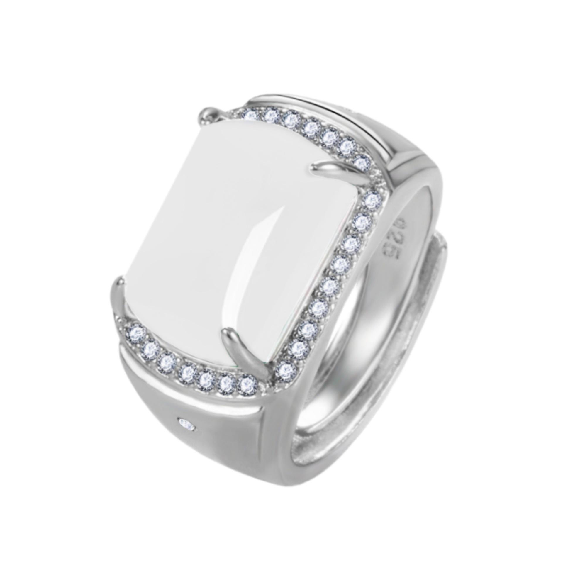 

Хип Ретро Кольцо с Черным Жадеитом с Модным Геометрическим Узором Регулируемое Отверстие Материал Медь StyleB