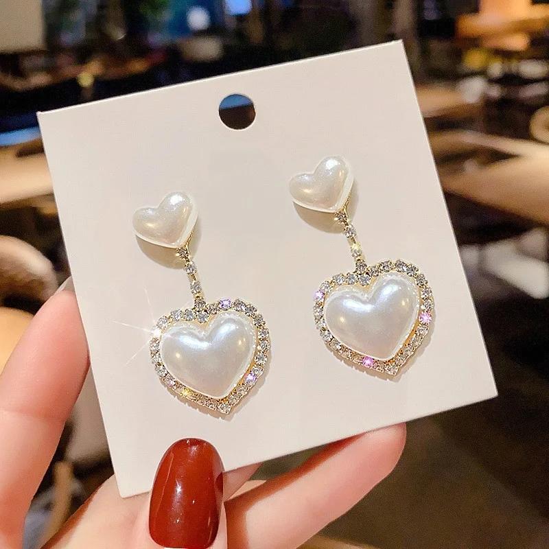 

Корейская версия сережек Sweet Love для девочек, украшенных стразами и жемчугом, аксессуары для вечеринок, подарок для женщин, модный декор для головы белый