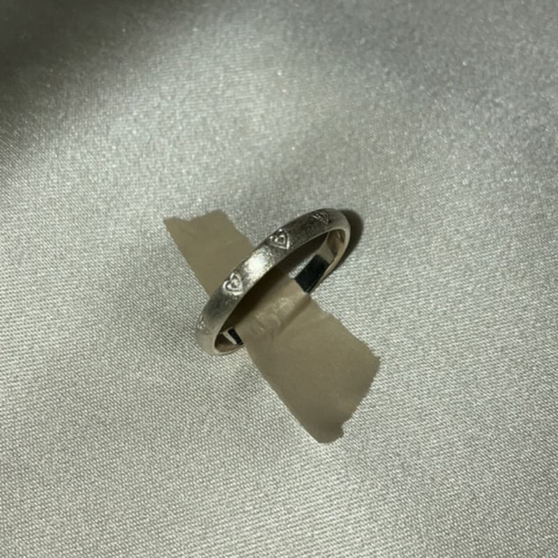 Fillow Puffy Heart Patterned Ring