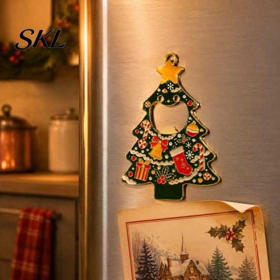 Festive Home Bar Accessory Christmas Tree Bottle Opener, Metal Beer Cap Opener with Magnet Solid Fridge Sticker, Holiday Kitchen Decor, Party Souvenir