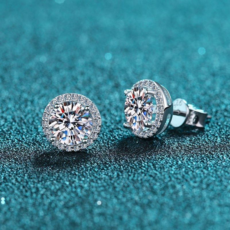 High-End Ladies Light Luxury Jewelry S925 Silver Classic Four-Claw Moissanite Ring and Inlaid Earrings Simple Elegant Design