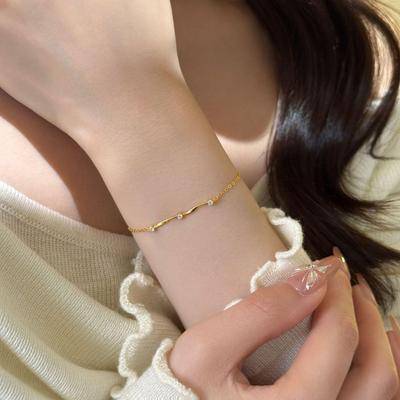 Bracciale Mobius in Argento Sterling S925 Placcato Oro 18k con Diamanti Incastonati - Classico da Donna, Design Elegante.