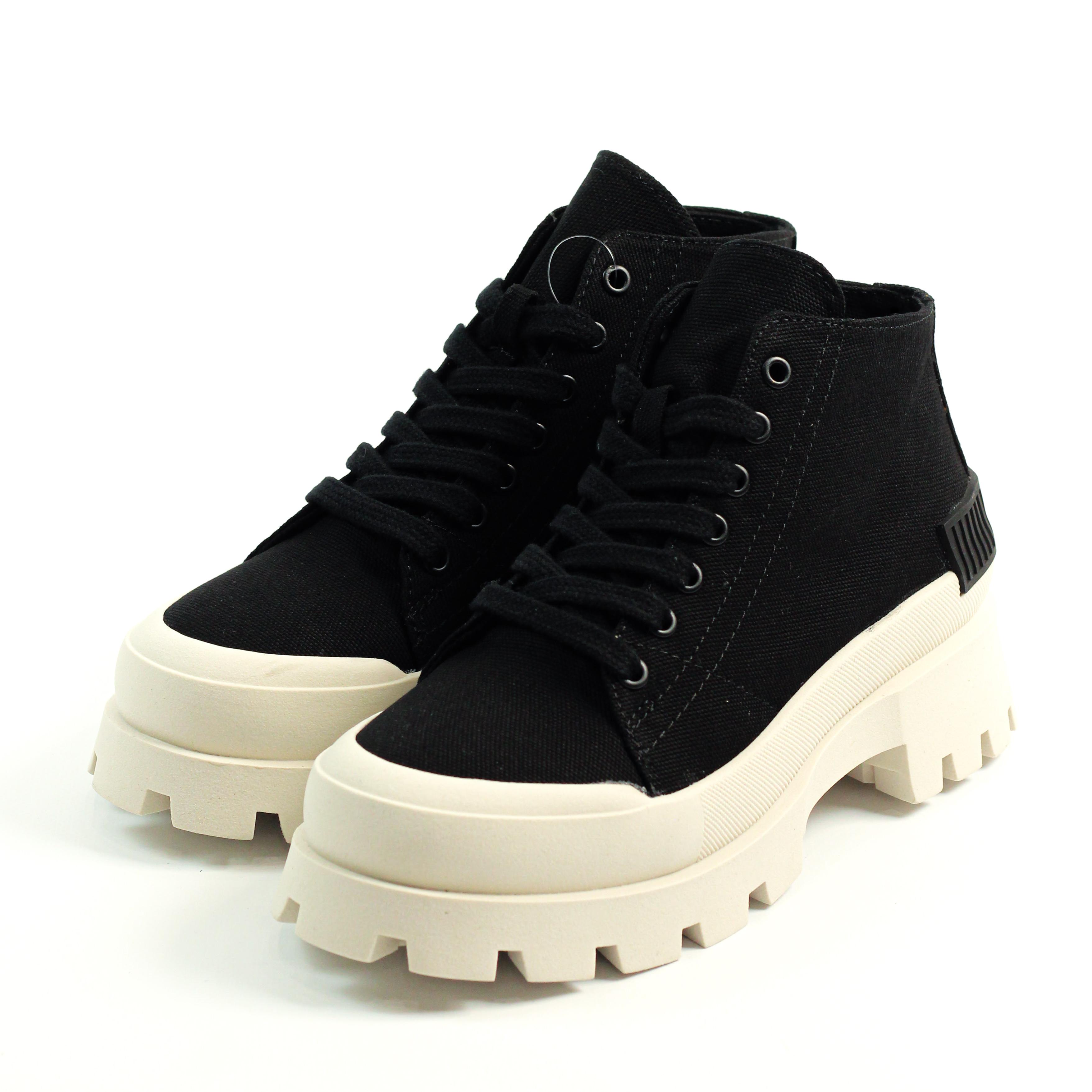 

Черевики жіночі Evromoda 6824740 36 Чорні текстиль 38 чорний